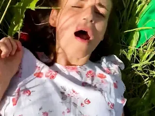 Chica Fea De Cono Apretado Folla Con Padrastro En Publico free video