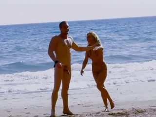 I Went To Take Pictures On The Beach With A Photographer And My Husband Asked Me To Fuck Him Right There free video